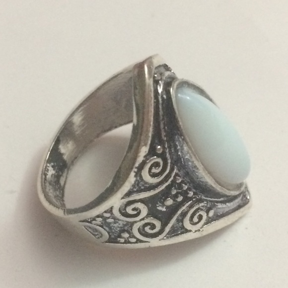 HP Silver-Plated Stone Ring - Picture 2 of 4